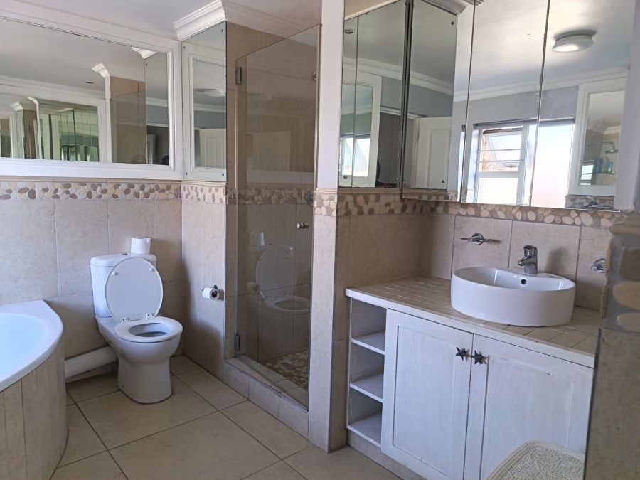 To Let 3 Bedroom Property for Rent in Jeffreys Bay Central Eastern Cape